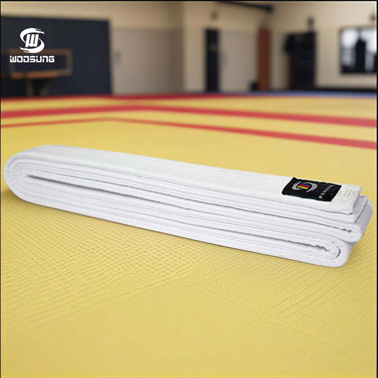Cintura bianca di karate