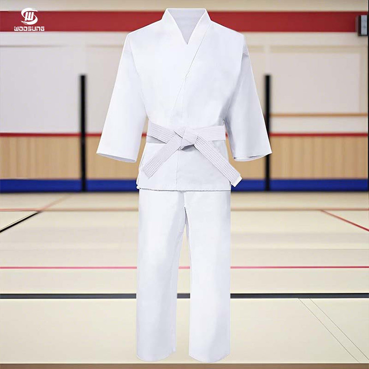Uniforme da karate super leggera